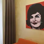 Kennedy 3*