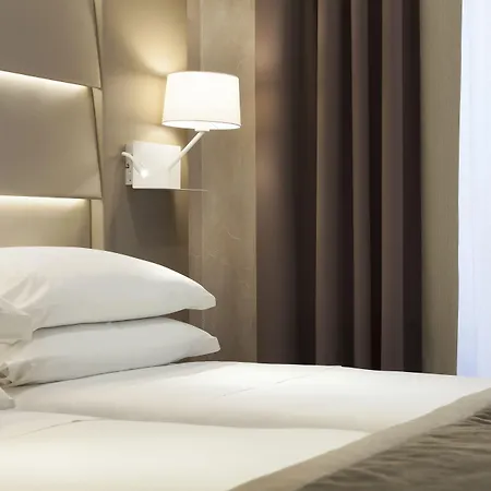Kennedy Hotel 3*